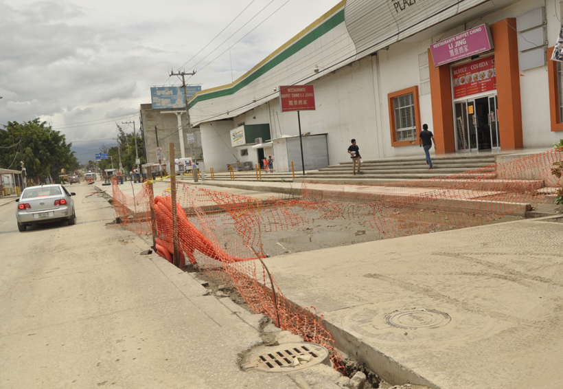 Realizan trabajos de mejora vial en Santa Lucía
