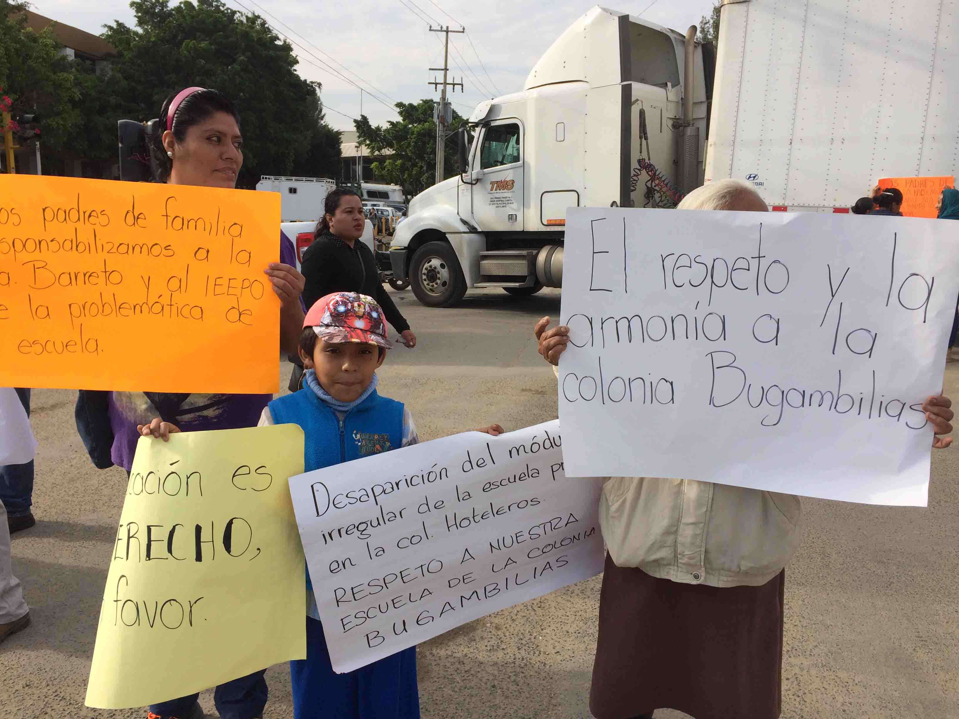 Conflicto en escuela genera caos en Oaxaca