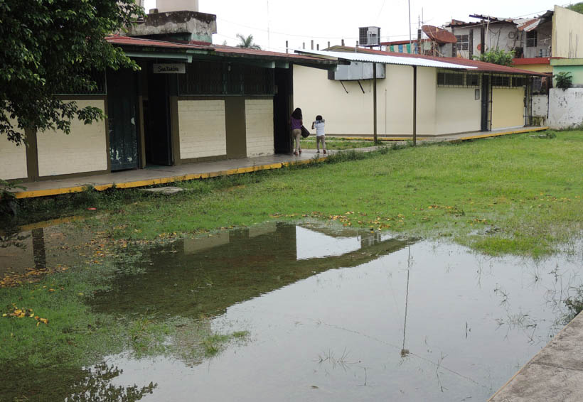 En la Cuenca se hunde escuela primaria