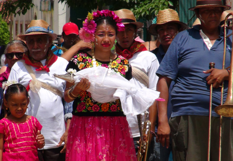 Alcalde de San Pedro Huamelula se casa con una lagarta