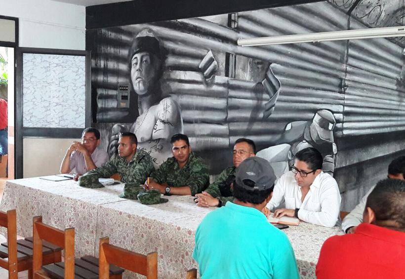 Militares resguardan el área en conflicto con San Blas Atempa