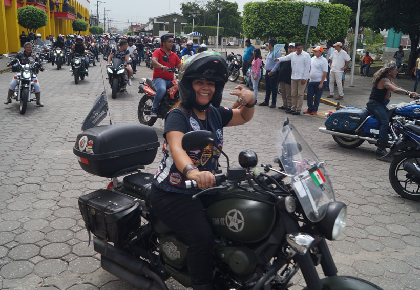 En Tuxtepec se reúnen motociclistas