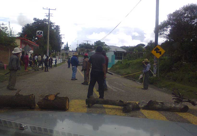 Protestan por grave  contaminación de río en San Miguel Tixa, Oaxaca