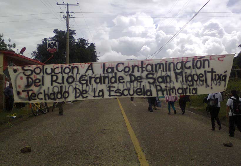 Protestan por grave  contaminación de río en San Miguel Tixa, Oaxaca