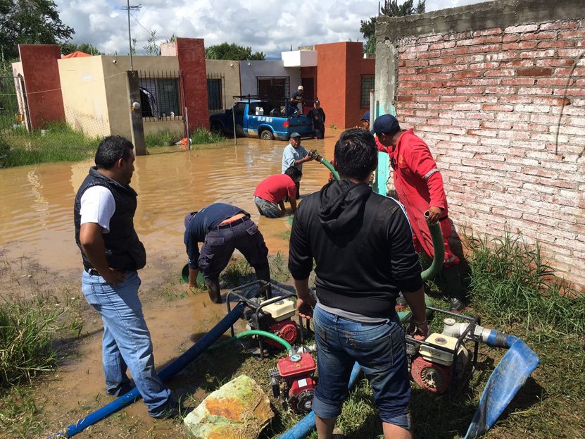 Atiende gobierno a los afectados por lluvias en Oaxaca