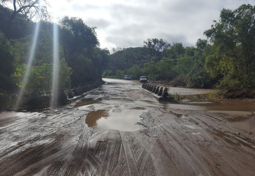 Alertan por derrumbes  carreteros en Huajuapan, Oaxaca