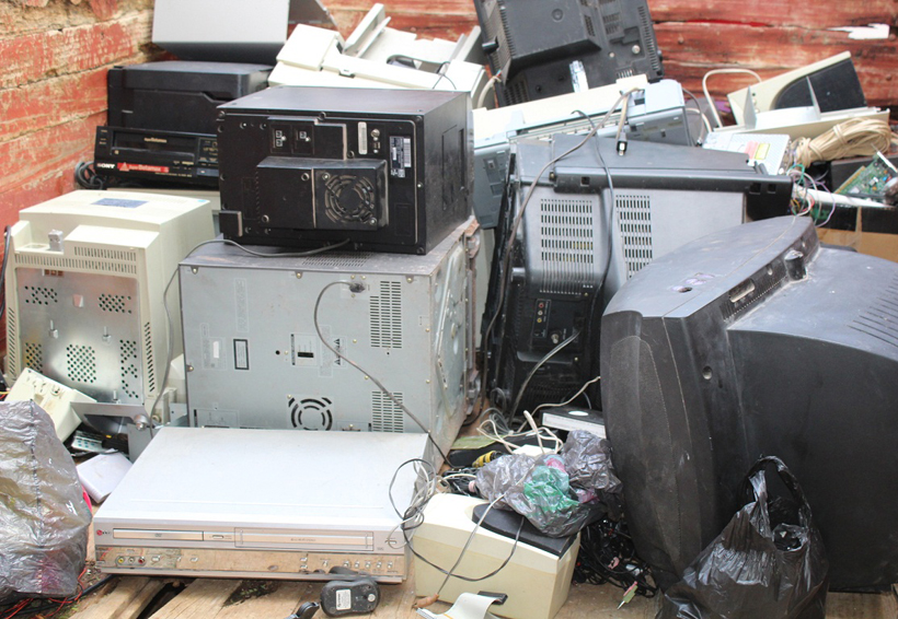En Huajuapan combaten contaminación que genera la basura electrónica