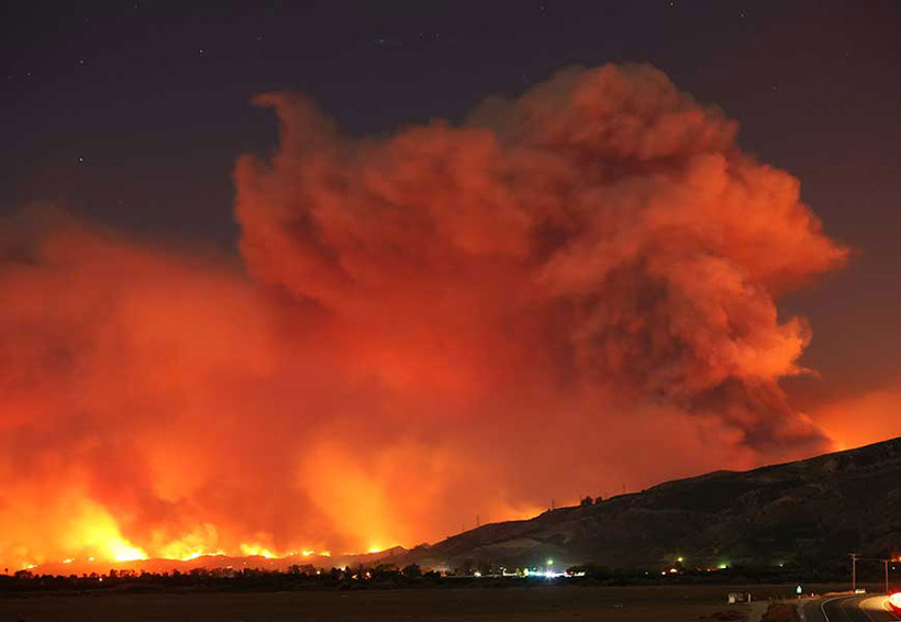 Un muerto y miles de evacuados en California por incendio | El Imparcial de Oaxaca Un muerto y miles de evacuados en California por incendio | El Imparcial de Oaxaca