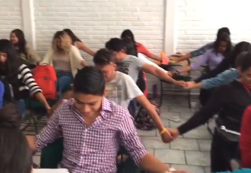 Video: Se hace viral oración de jóvenes para “salvar” el semestre | El Imparcial de Oaxaca Video: Se hace viral oración de jóvenes para “salvar” el semestre | El Imparcial de Oaxaca