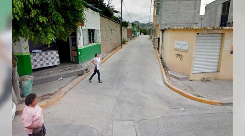 Lo entrega su mamá a la policía por golpear a su hermana | El Imparcial de Oaxaca Lo entrega su mamá a la policía por golpear a su hermana | El Imparcial de Oaxaca