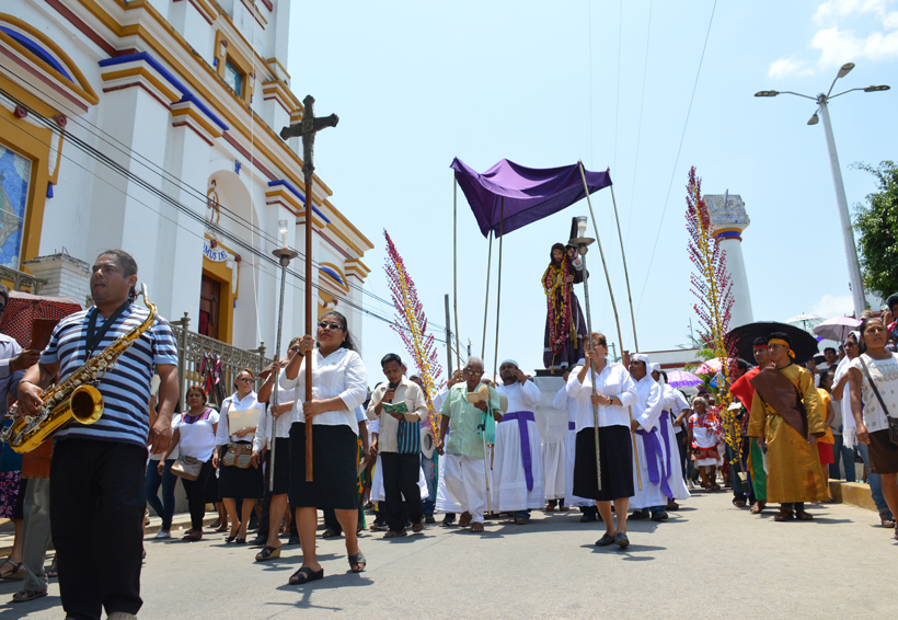 Desborda su fe en el Viacrucis, Jamiltepec, Oaxaca. Noticias en tiempo real