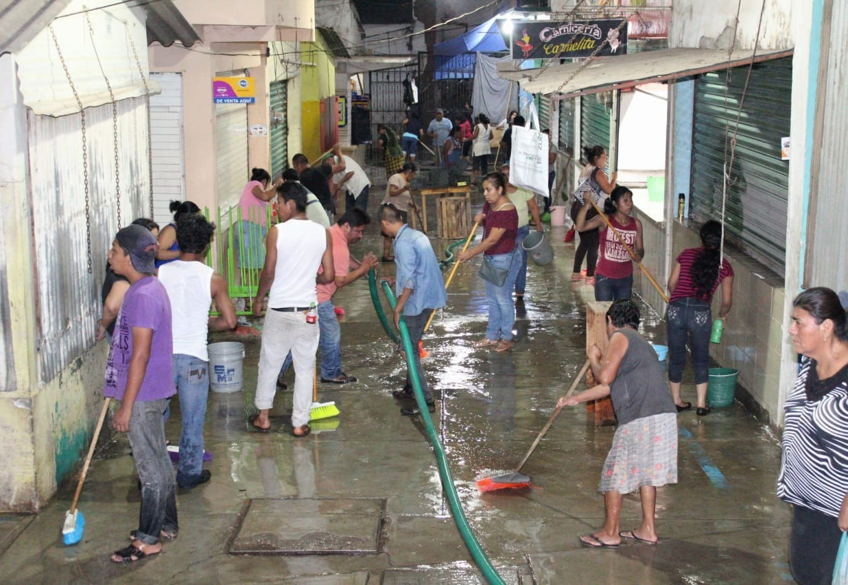 Realizan limpieza en mercado municipal de Cuicatlán. Noticias en tiempo real