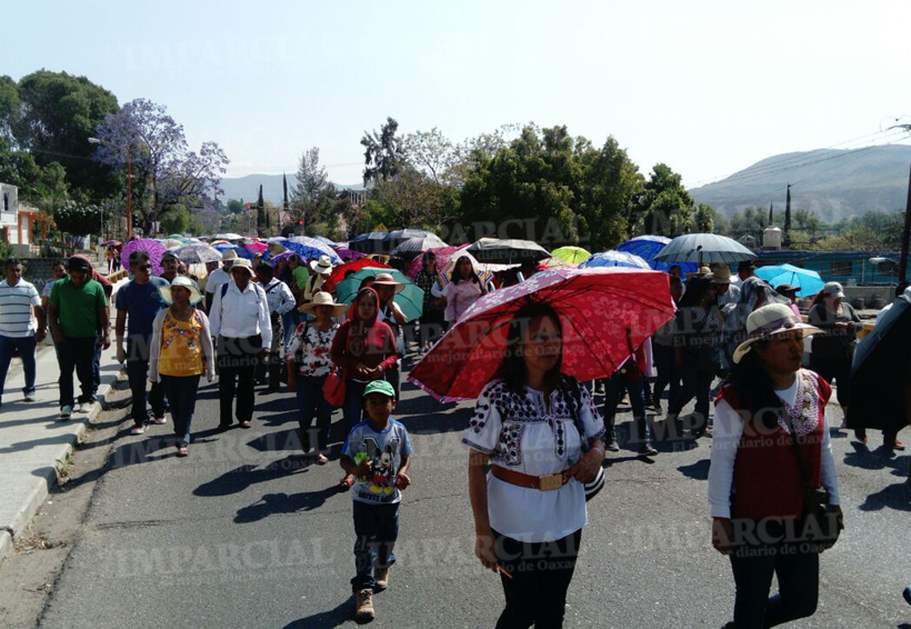 También en Huajuapan, marcha S-22 contra evaluación docente. Noticias en tiempo real