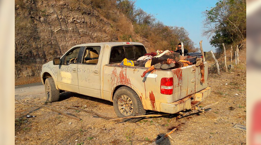 En Michoacán, dejan camioneta  con ocho hombres ejecutados. Noticias en tiempo real
