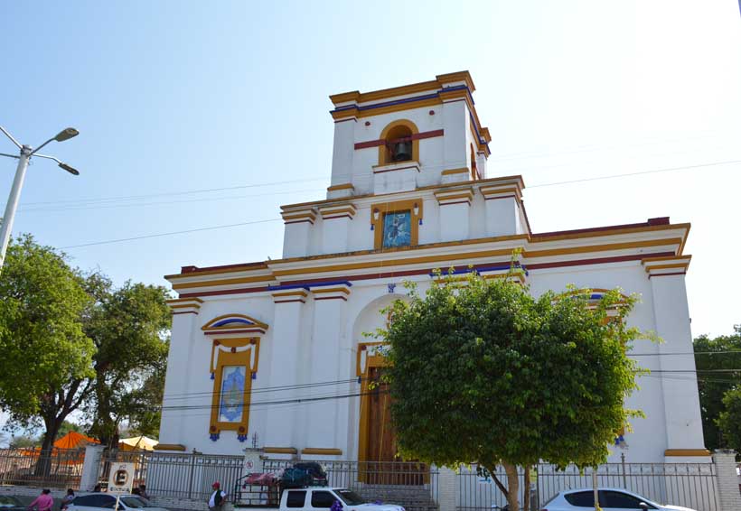 Templo de Santiago Apóstol,  dañado tras sismo