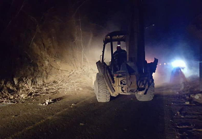 Derrumbe bloquea carretera a la Costa de Oaxaca. Noticias en tiempo real