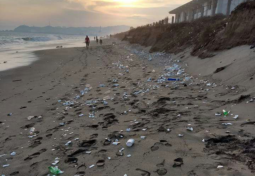 Amanece contaminada  la playa en Salina Cruz, Oaxaca. Noticias en tiempo real