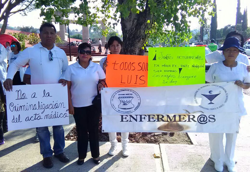 Avisan médicos de Huajuapan de León paro de 24 horas