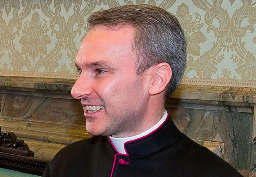 Vaticano resguarda a sacerdote acusado de poseer pornografía infantil. Noticias en tiempo real