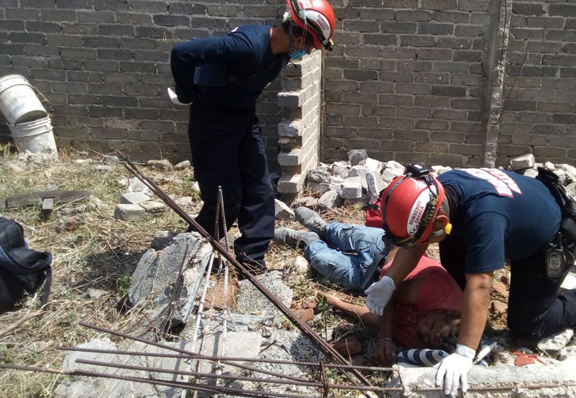 Se lesiona albañil tras caer de una barda en San Felipe, Oaxaca. Noticias en tiempo real
