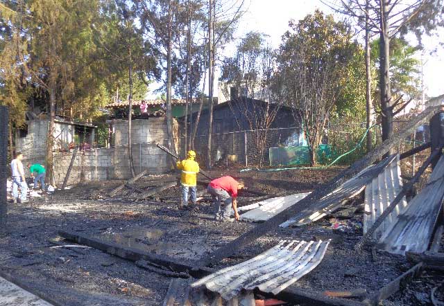Tres aulas se incendian en  secundaria de Tlaxiaco, Oaxaca. Noticias en tiempo real