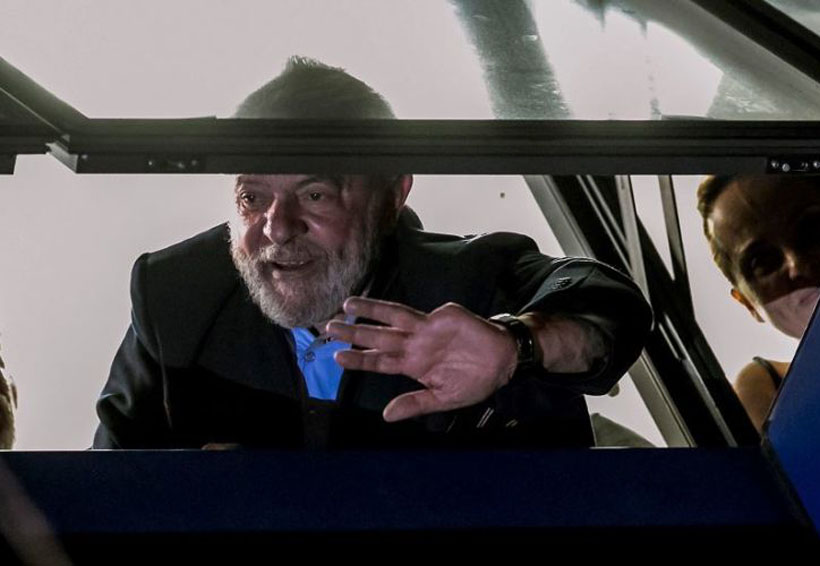Lula da Silva se entrega a la justicia y así fue su primera noche en cárcel. Noticias en tiempo real