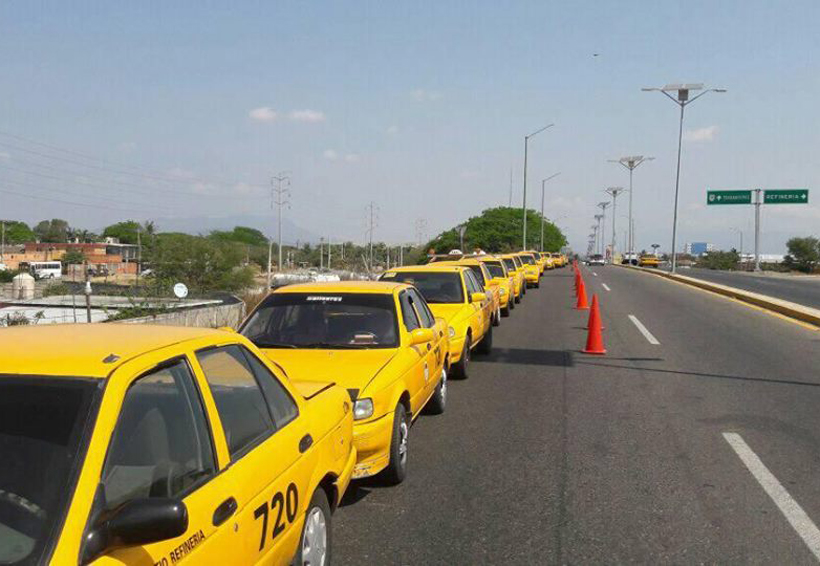 Mantienen tarifa los taxistas de Salina Cruz, Oaxaca. Noticias en tiempo real
