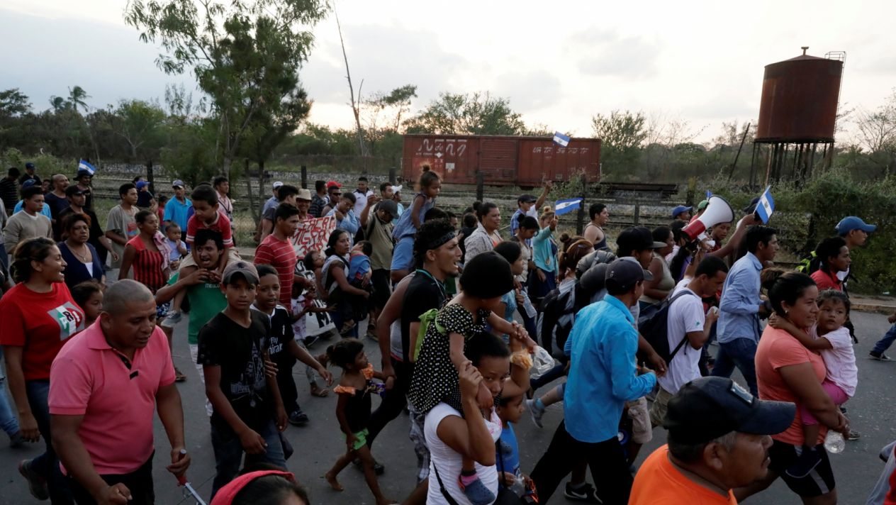 Caravana de migrantes no se dispersa pese a amenazas de Trump. Noticias en tiempo real