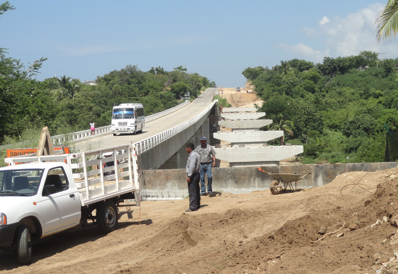 Reinicio de la autopista a la Costa de Oaxaca con fines electorales. Noticias en tiempo real
