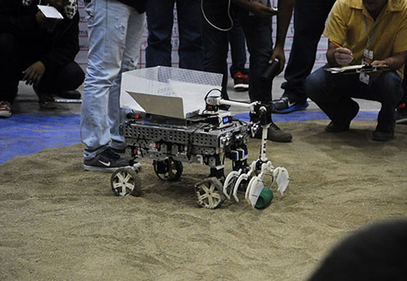 Presentan robots limpiadores de playas en Veracruz. Noticias en tiempo real
