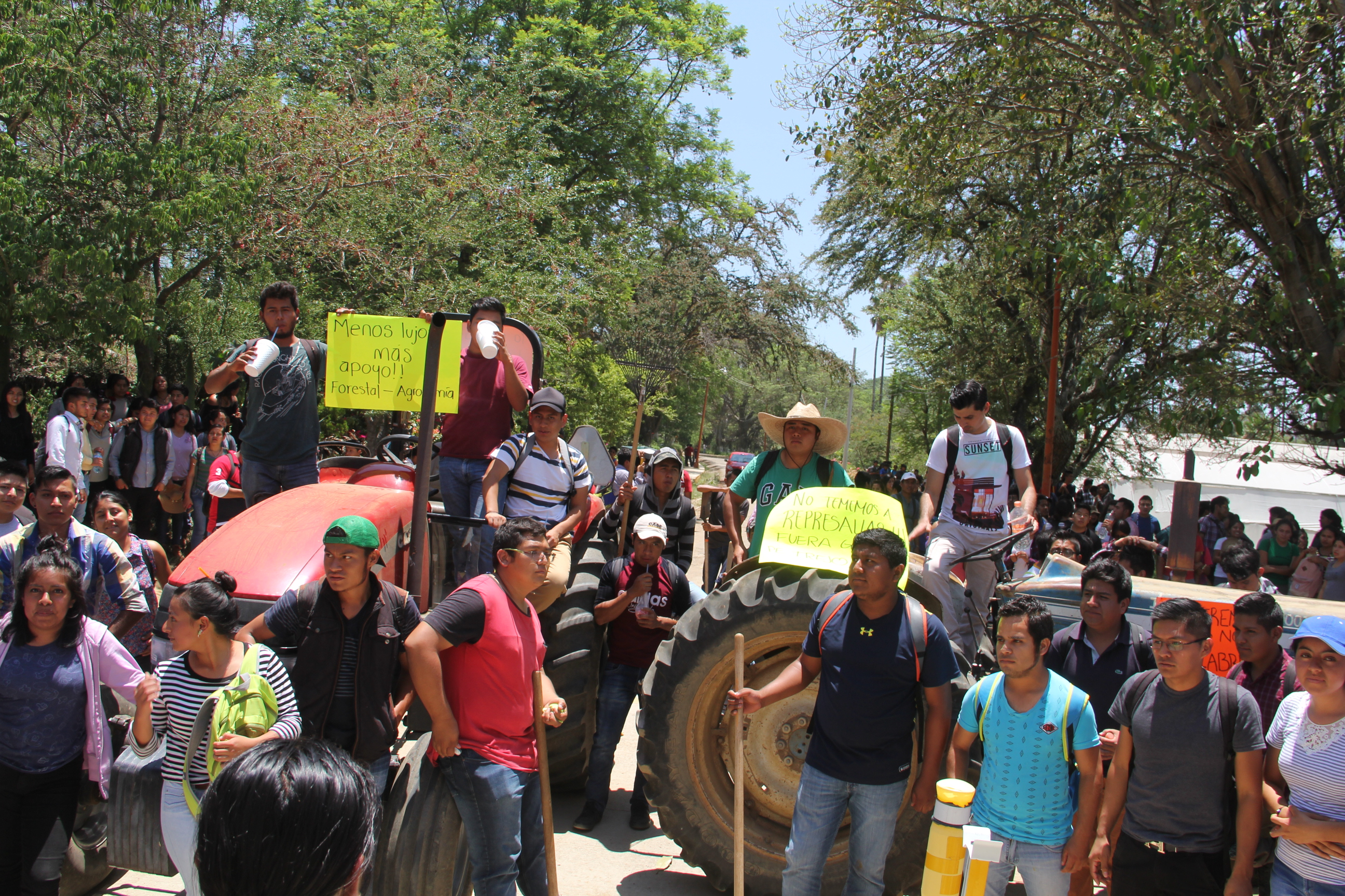 Protestan estudiantes  del ITVO frente a Palacio de Gobierno. Noticias en tiempo real