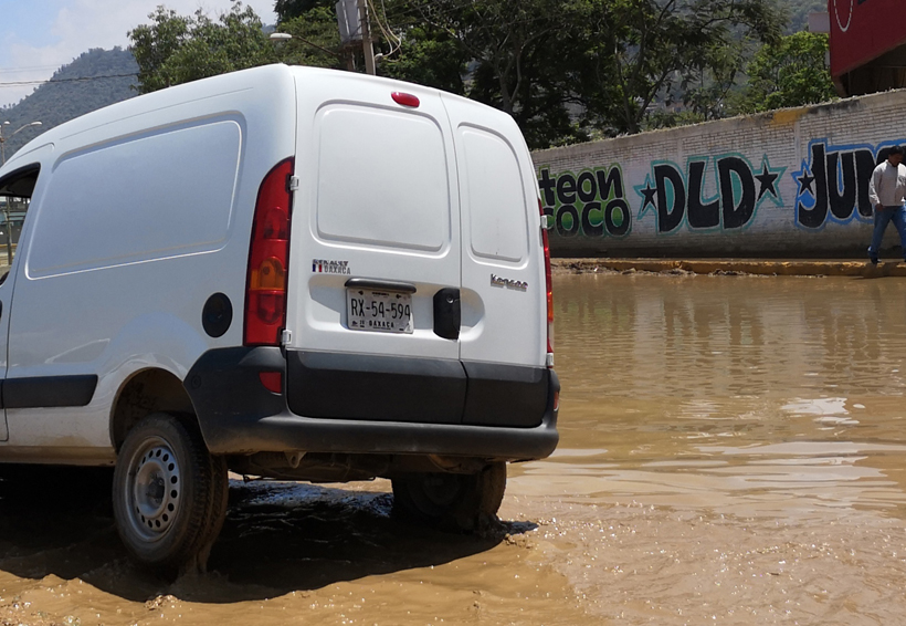 Destrozan las lluvias vialidades de la ciudad de Oaxaca. Noticias en tiempo real