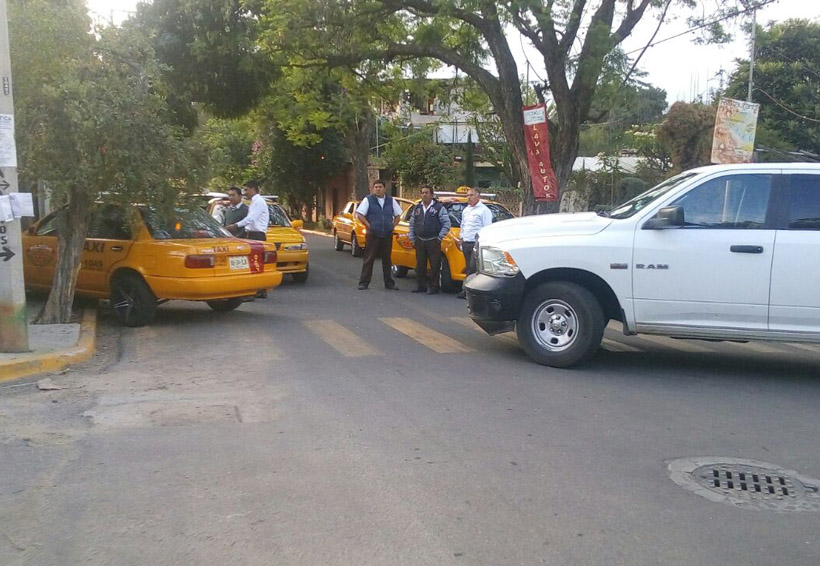 Taxi y camioneta chocan en la colonia Reforma, Oaxaca. Noticias en tiempo real