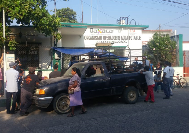 Vecinos se manifiestan por escasez de agua potable en Ciudad Ixtepec, Oaxaca. Noticias en tiempo real