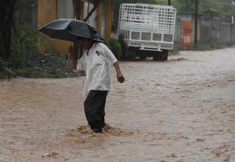 Sedena aplica plan de emergencia debido a lluvias en Cd. Ixtepec, Oaxaca. Noticias en tiempo real