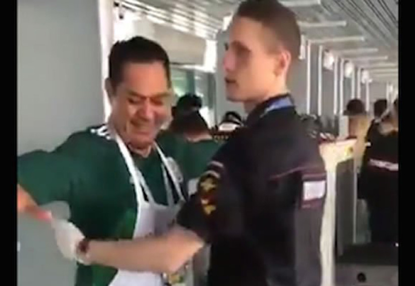 Video: Mexicanos hacen bochornosa broma a policía ruso. Noticias en tiempo real