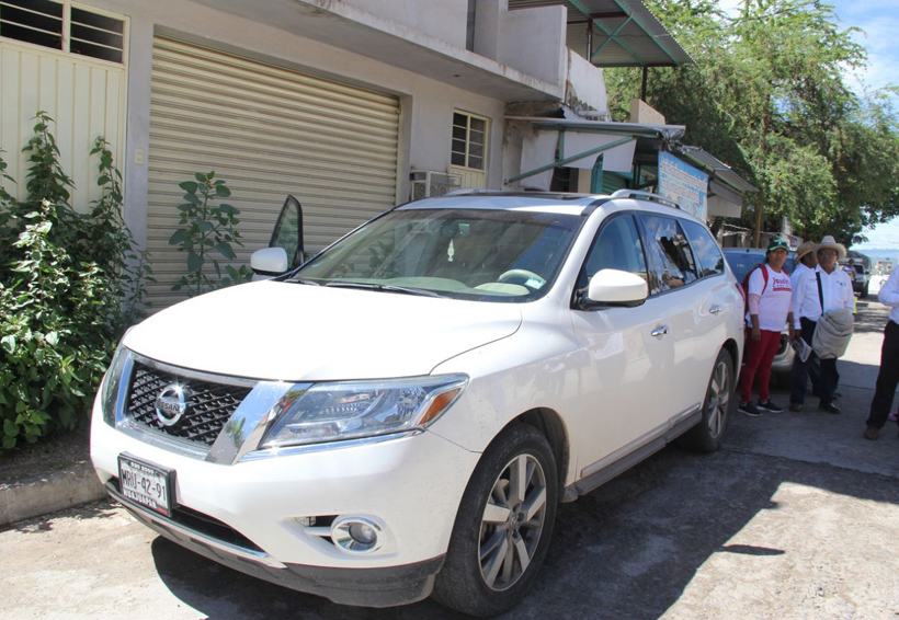 Causan daños a vehículo de candidata en Huajuapan. Noticias en tiempo real