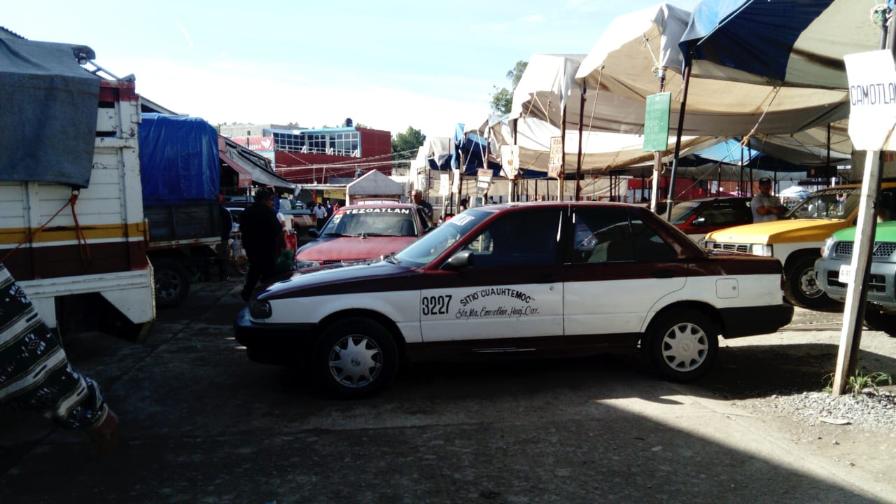 Taxistas y comerciantes bloquean inmediaciones de mercado en Huajuapan, Oaxaca. Noticias en tiempo real