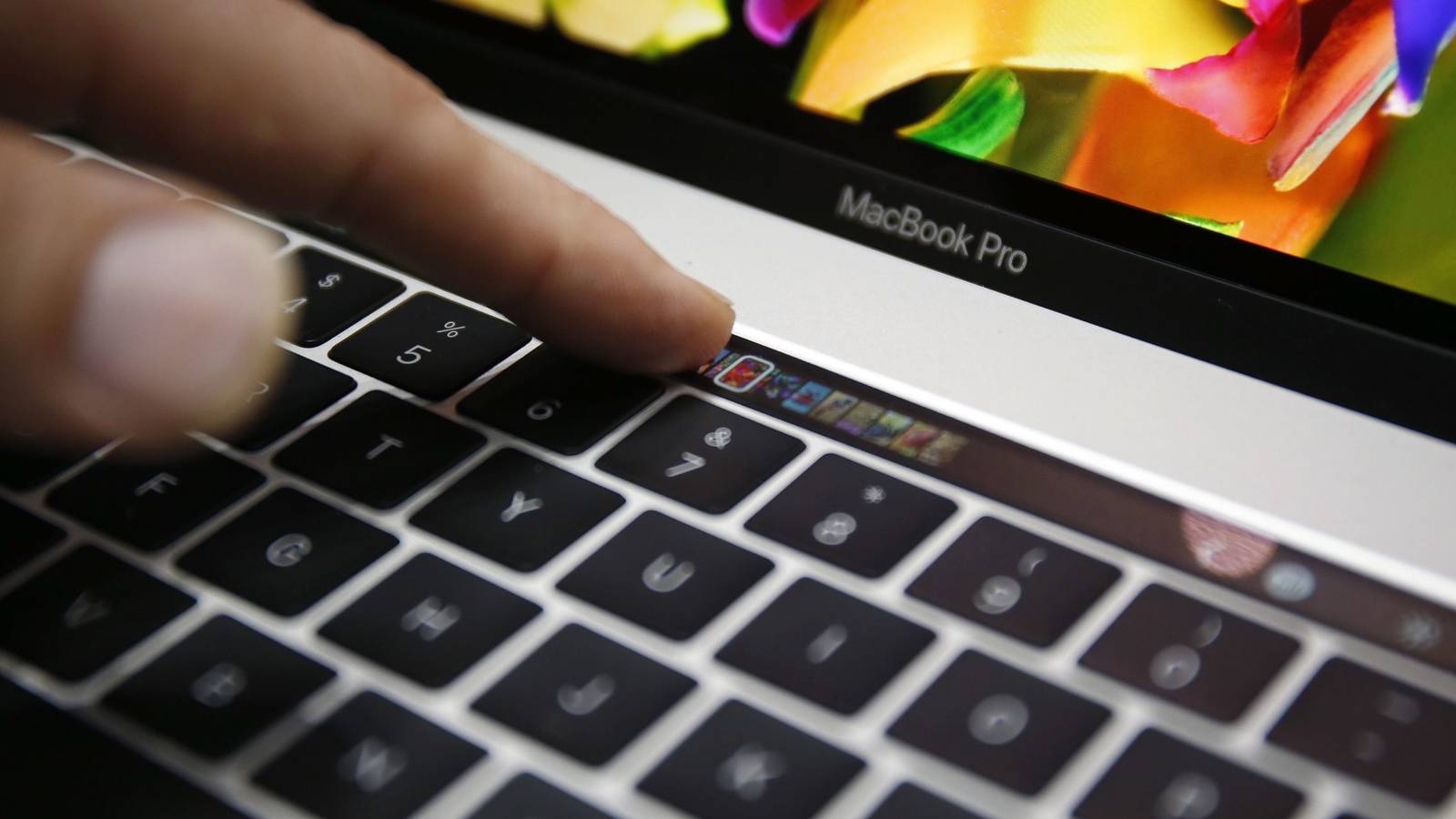¿El teclado de tu MacBook está fallando? Apple reconoce fallas y ofrece arreglarlos gratis. Noticias en tiempo real