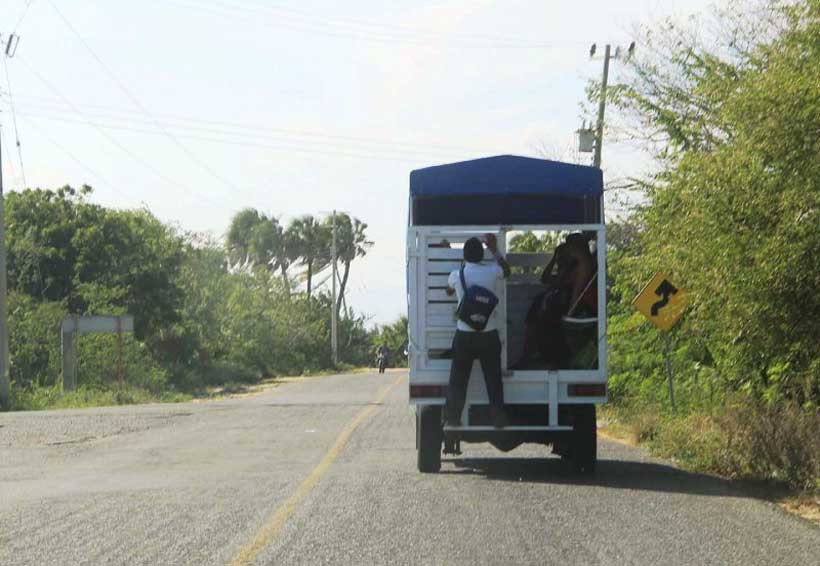 Uso de camionetas abiertas es un riesgo para usuarios en Oaxaca. Noticias en tiempo real