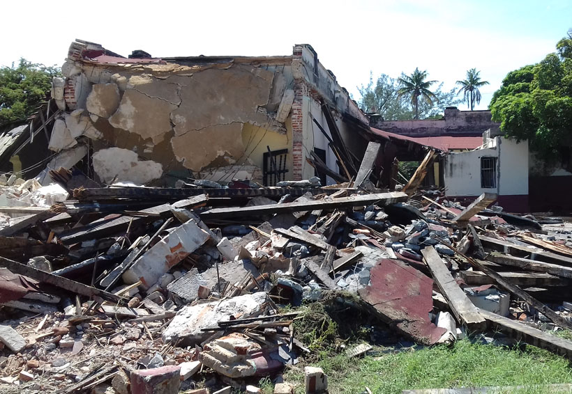 Constructora queda mal con escuela primaria de Salina Cruz. Noticias en tiempo real
