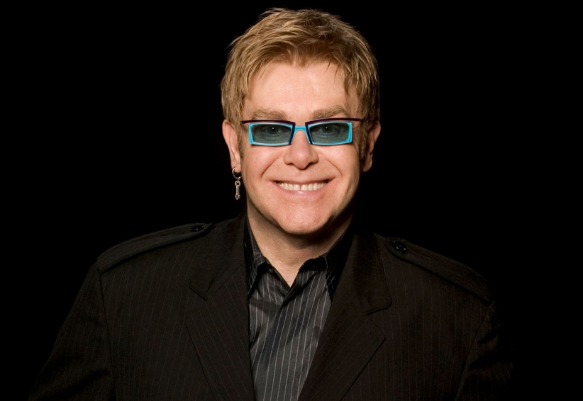 Elton John se pronuncia en contra de la discriminación homosexual. Noticias en tiempo real
