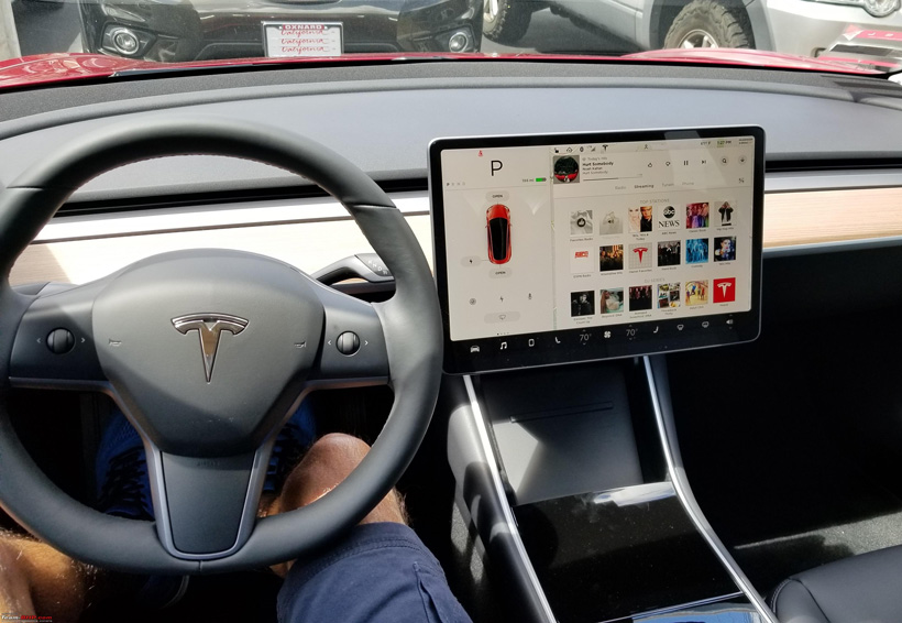 Vehículos  de Tesla podrán hablar con sus pasajeros gracias a la IA. Noticias en tiempo real