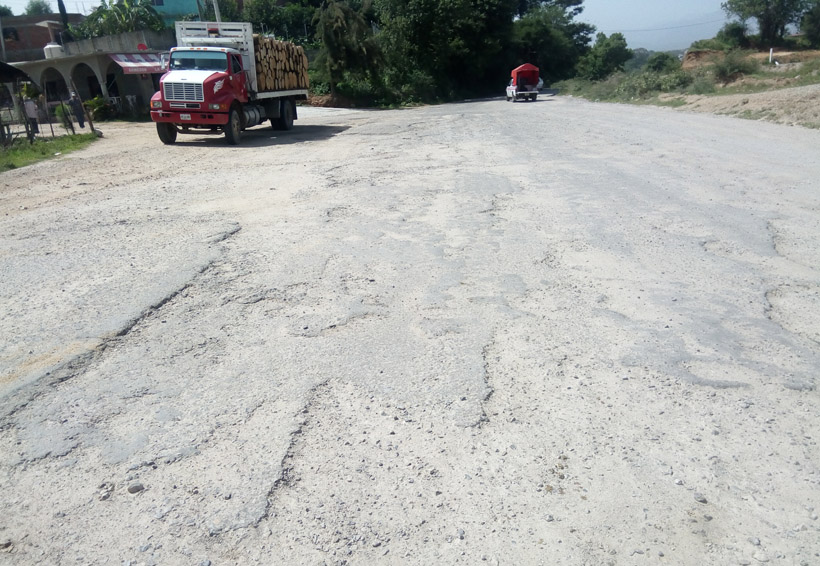 En pésimas condiciones carretera Ejutla-Puerto. Noticias en tiempo real