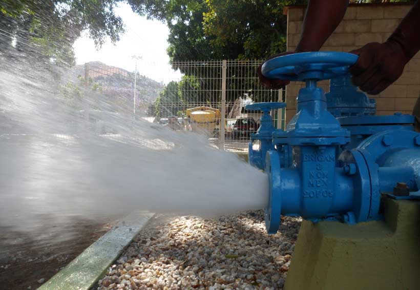 Se restablece el servicio de agua en Tuxtepec. Noticias en tiempo real