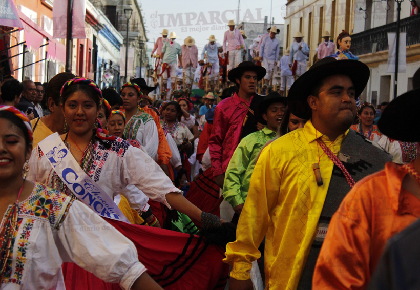 Mercados de Oaxaca realizan 7ª gran calenda. Noticias en tiempo real