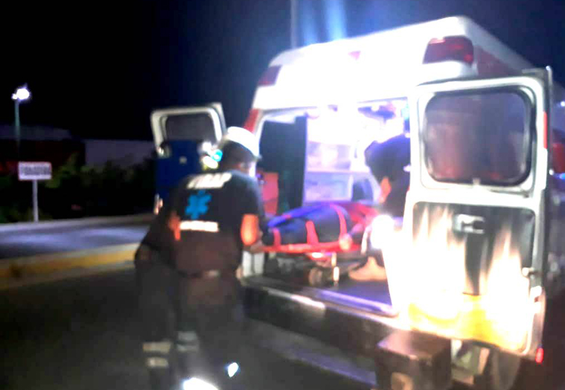 Motociclista colombiano derrapa en Salina Cruz. Noticias en tiempo real
