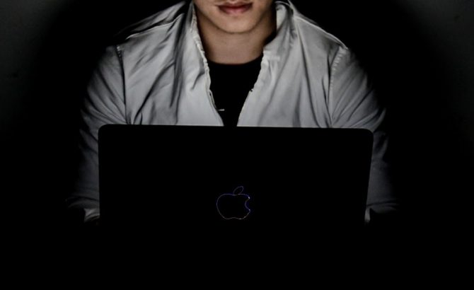 Adolescente a juicio por hackear a Apple y robar 90GB de archivos “seguros”. Noticias en tiempo real