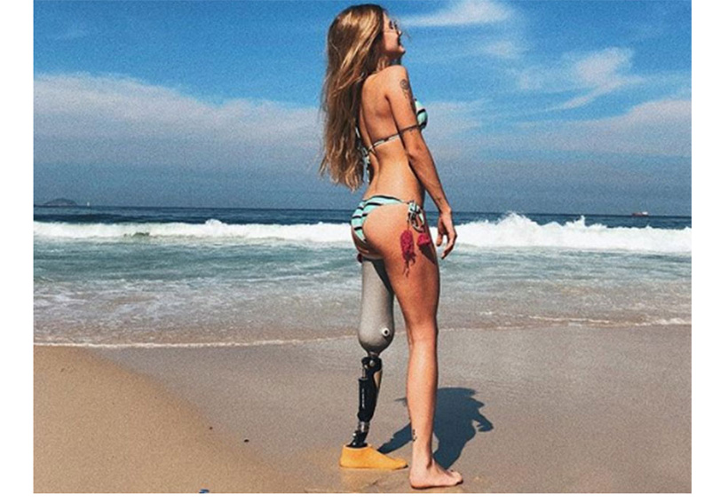 Modelo brasileña con pierna biónica rompe las redes sociales. Noticias en tiempo real