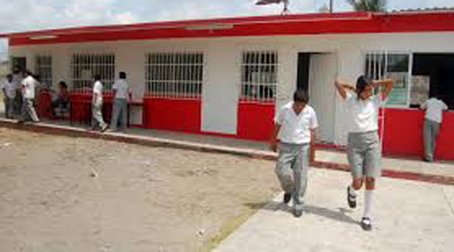 Faltan 580 docentes en telesecundarias de Oaxaca. Noticias en tiempo real